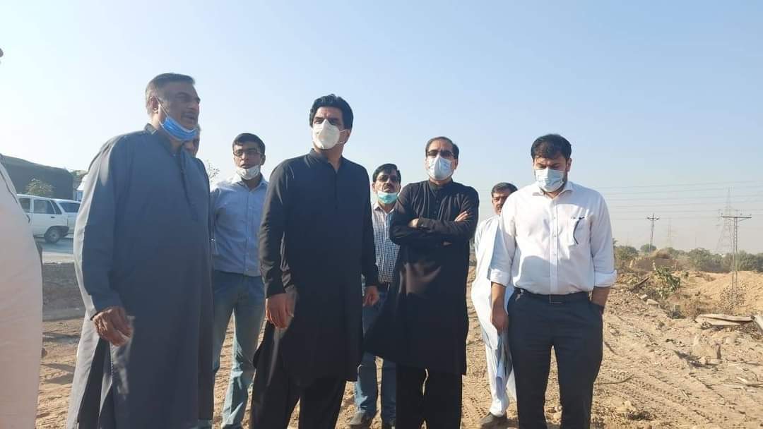 isbexpressway's tweet photo. SAPM on CDA Affairs @AliAwanPTI visited the construction site of PWD interchange at #IslamabadExpressway today. He directed CDA to complete the project as soon as possible. https://t.co/L2BT0sRAc0
