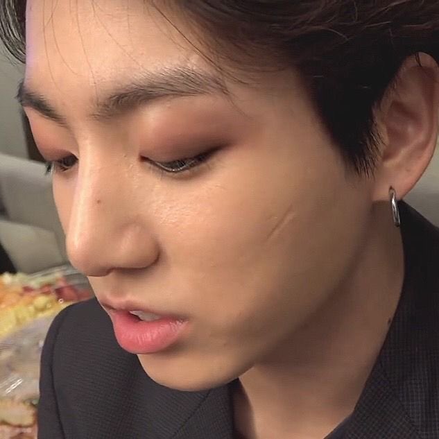 his cheek scar