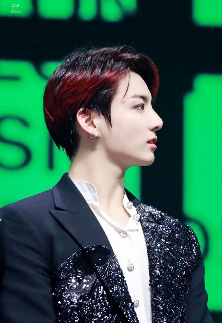 *calms down* side profile