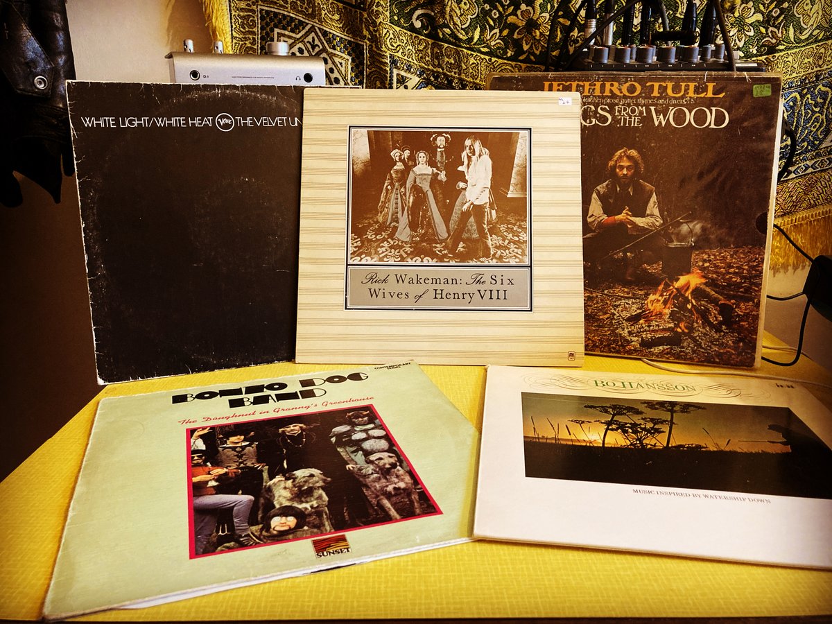 gurumusik3's tweet photo. Wot IS PROG?! Listen to my latest all #vinyl #podcast, 'Wot I DIG' to find out!! #records #prog #70s @GrumpyOldRick @keith_n_emerson #moog #mellotron #synthwizard #jethrotull #flute #hammond #beatles #vinylrecords #vinylcollection 

https://t.co/4EXFtHBts9 https://t.co/ctnehcNQ4Y