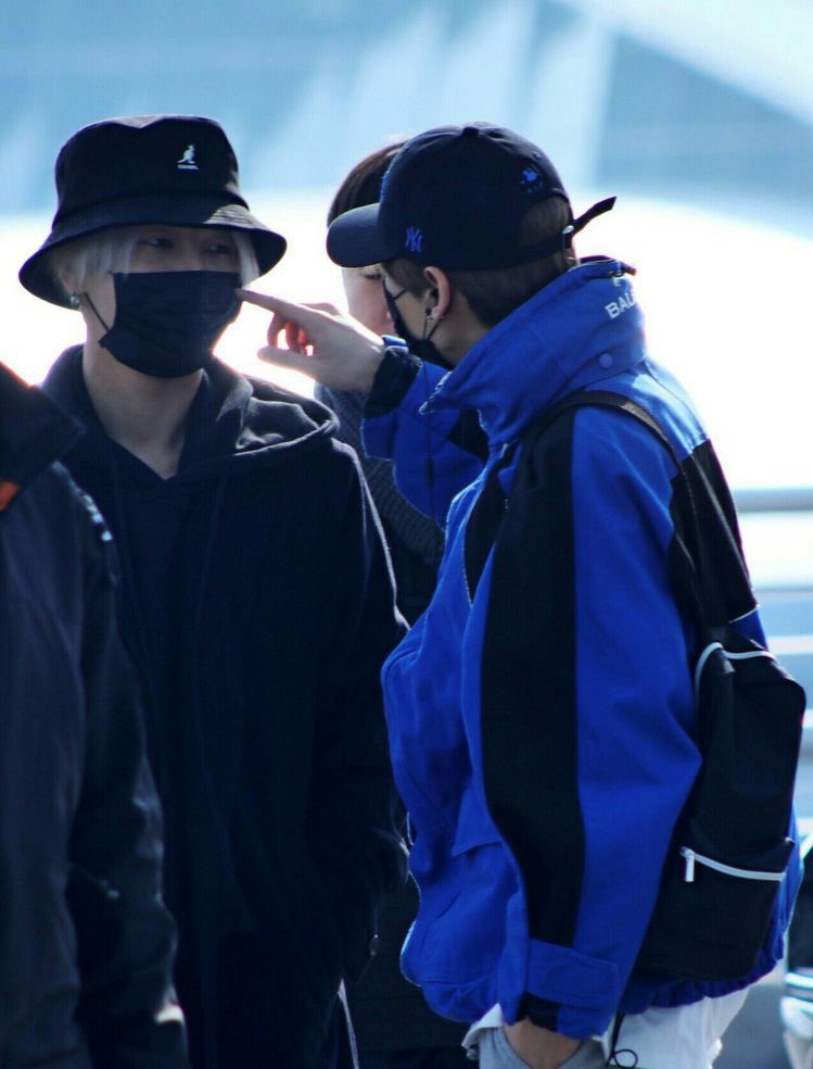 ●   questionable hyukjae things  #yehyuk  @shfly3424  @AllRiseSilver