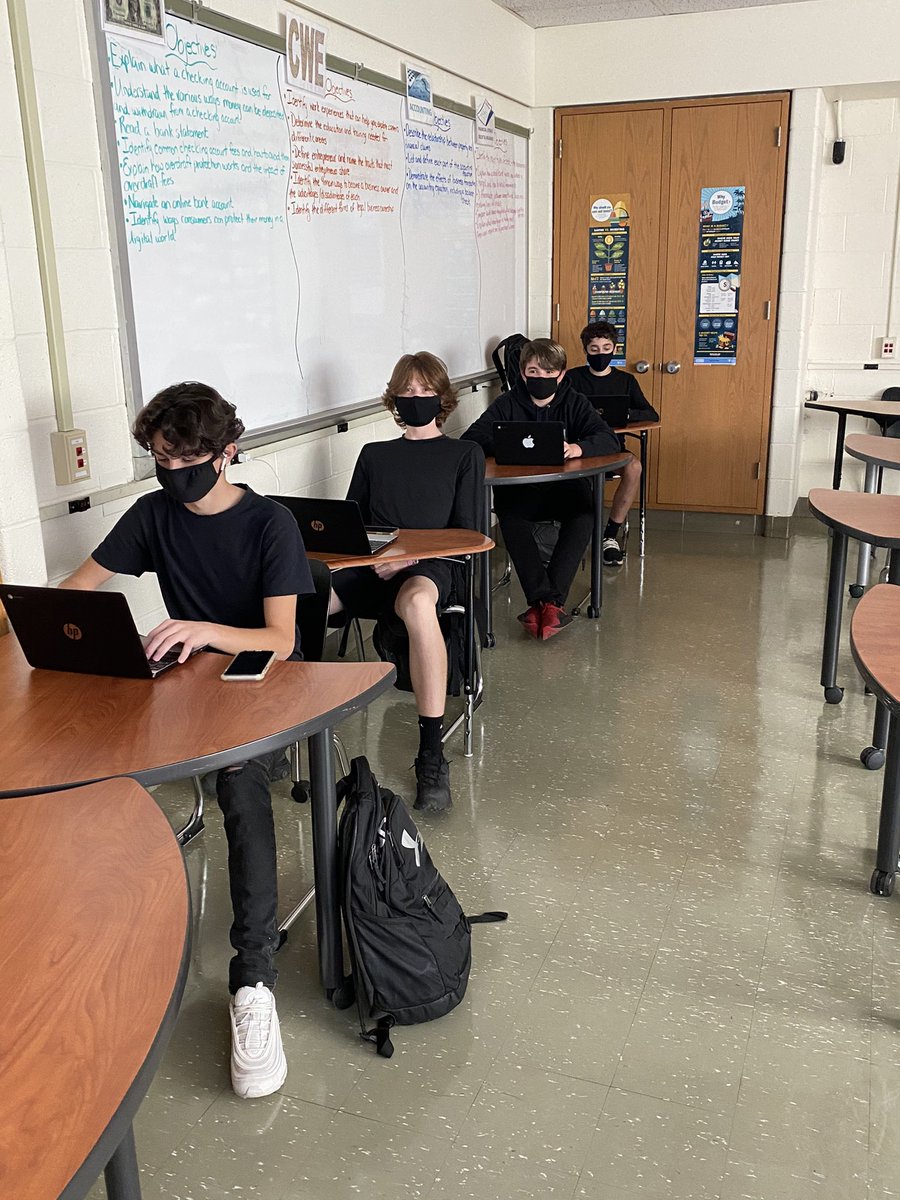 Sophomore Spirit #colorwars #classof2023