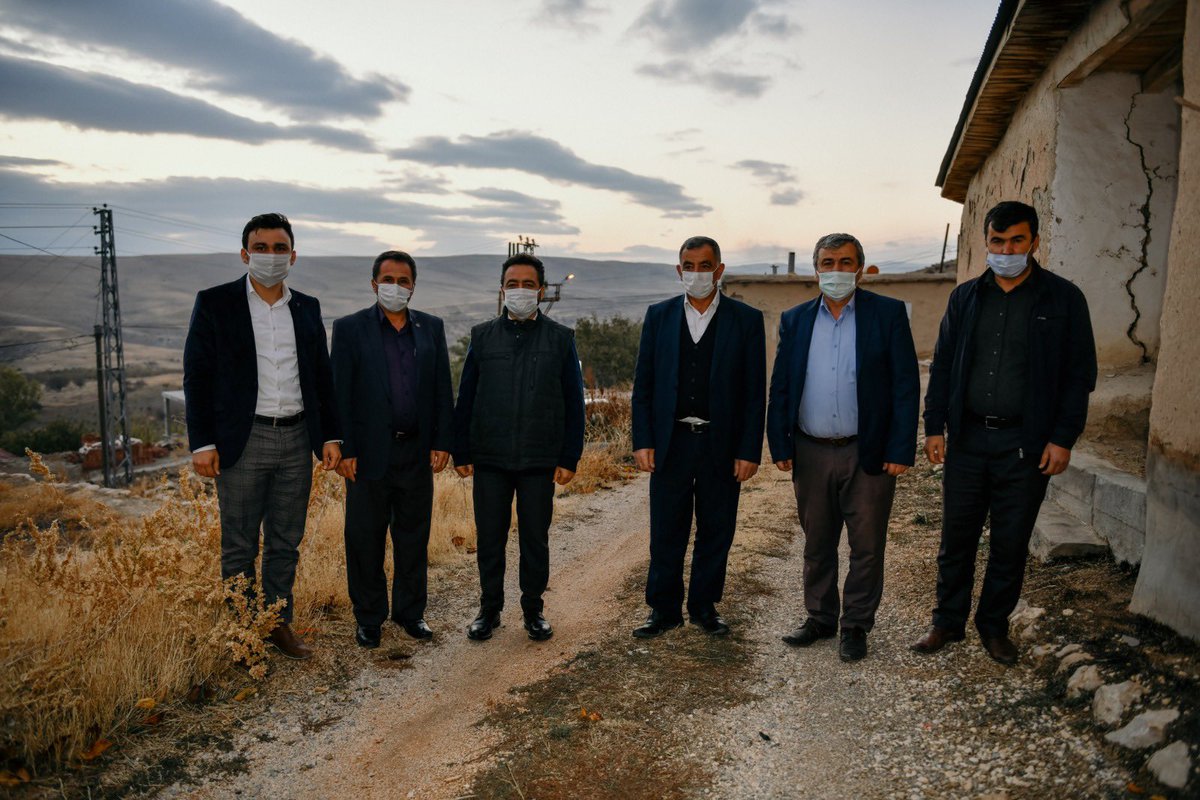 MehmetGurbuzOrg's tweet image. 📍Kırsal Mahalle ziyaretlerimiz kapsamında Şehrimizi baştan sona gezip halkımızla kucaklaşıyoruz.

📍Kayısı Cenneti, ilçe sınırımız #Uncular Mahallemizi ziyaret ederek vatandaşlarımızın taleplerini dinleyip incelemelerde bulunduk. 

#Elbistan #UncularMahallesi #Armutsuyu