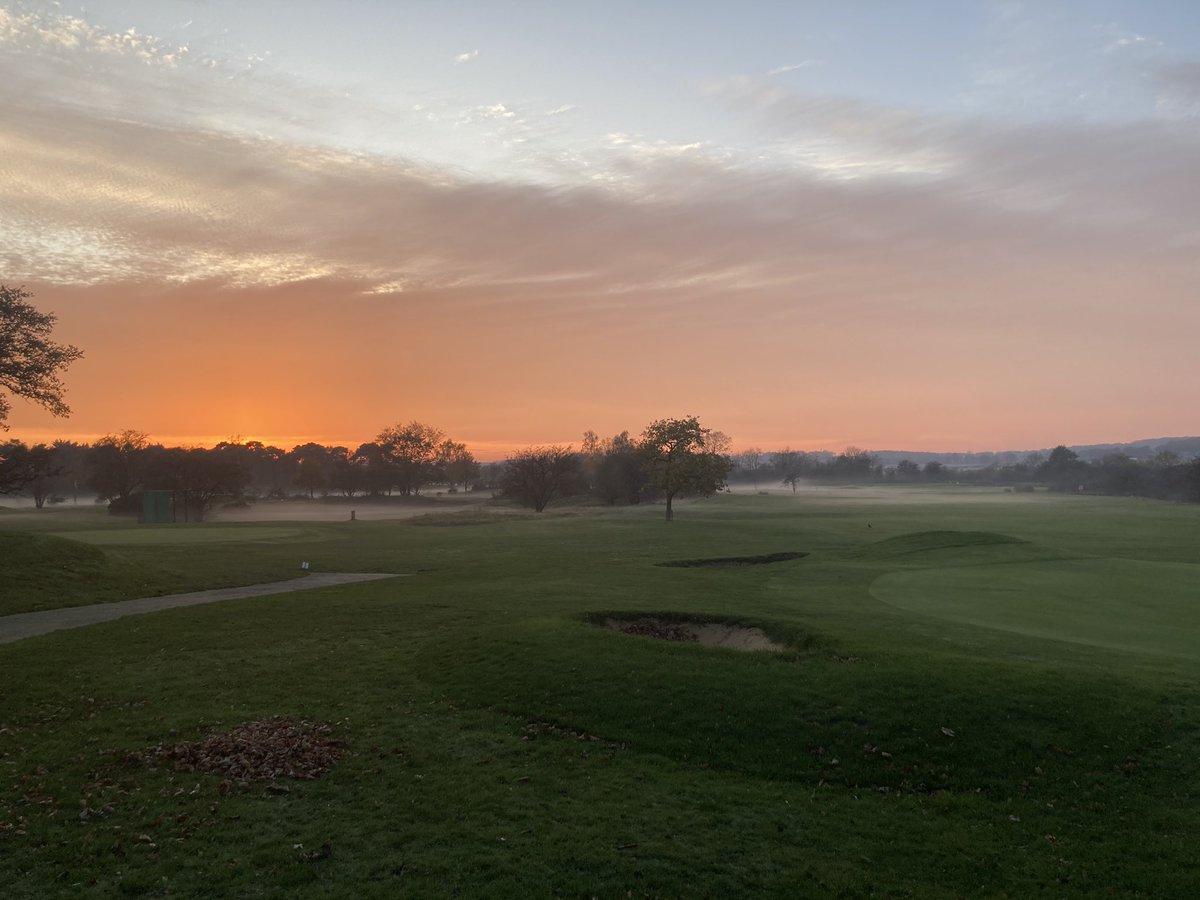 SleafordGC's tweet photo. A stunning sunset with the fog rolling in. Just missing the final ingredient....members!😢 #26daysandcounting https://t.co/CzmoBKvOsx