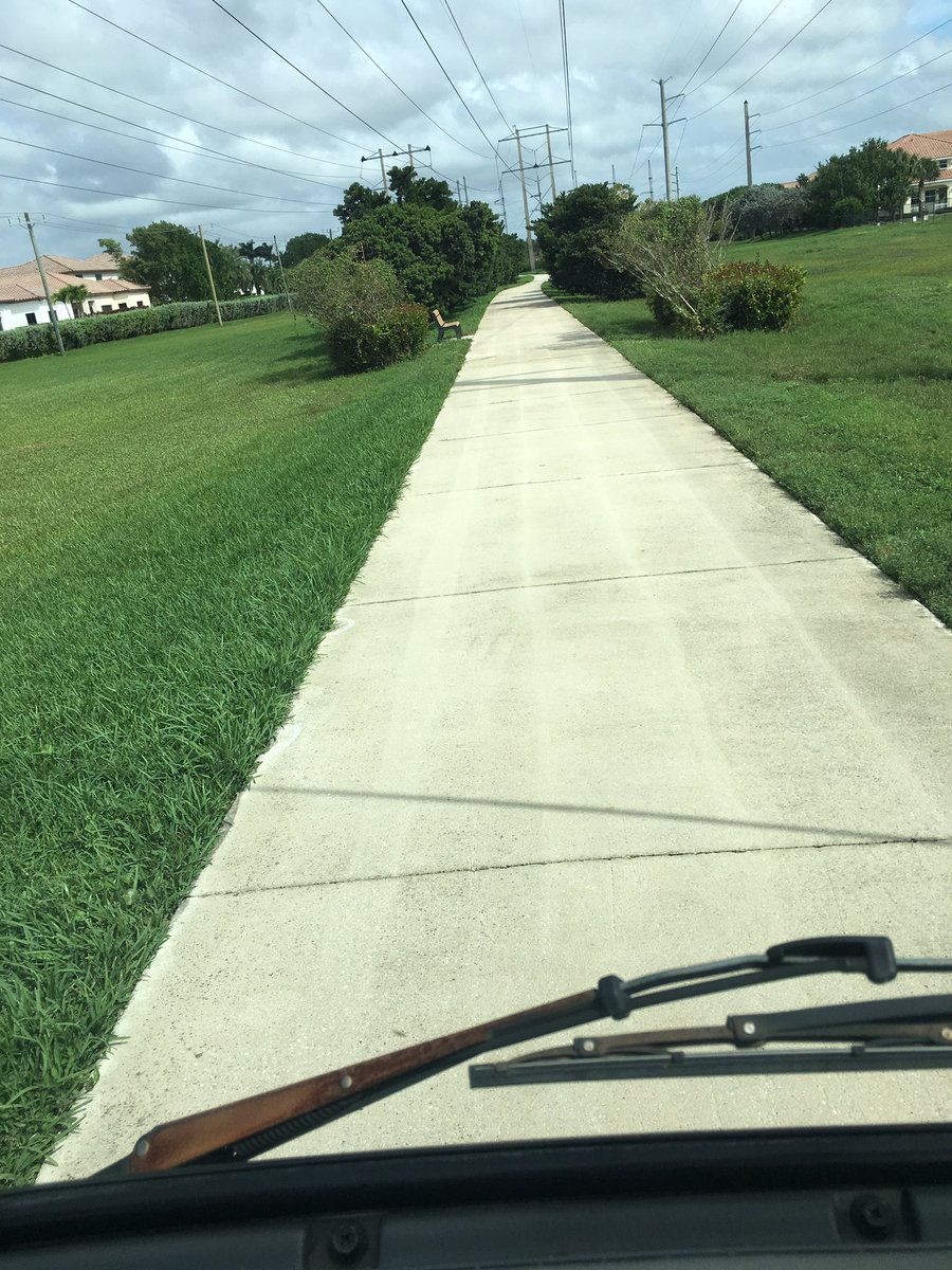 GodBodyXali's tweet photo. 5 different hustles , imma sleep when I’m dead 🖤😤 did this stretch quick af . #REGALIFE hml to beautify yo sidewalk , house , and whatever else you own https://t.co/prdcmHQCLx