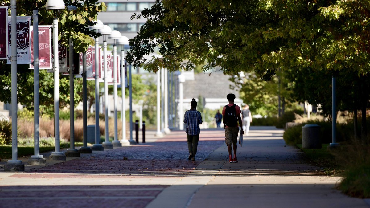 MissouriState's tweet photo. Just some fall campus pics to bless your timeline. #GoMaroon 🐻🍁 https://t.co/IN1gzl3uq6