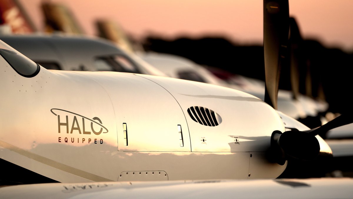 piperaircraft's tweet photo. Equip yourself for the weekends and Fly Free Till 2025 with the #PiperM600/SLS #FreedomOfFlight #GarminAutoLand #avgeek #flyingfortheweekend
Photography: @jimbarrettphotography https://t.co/IScTJoVALt