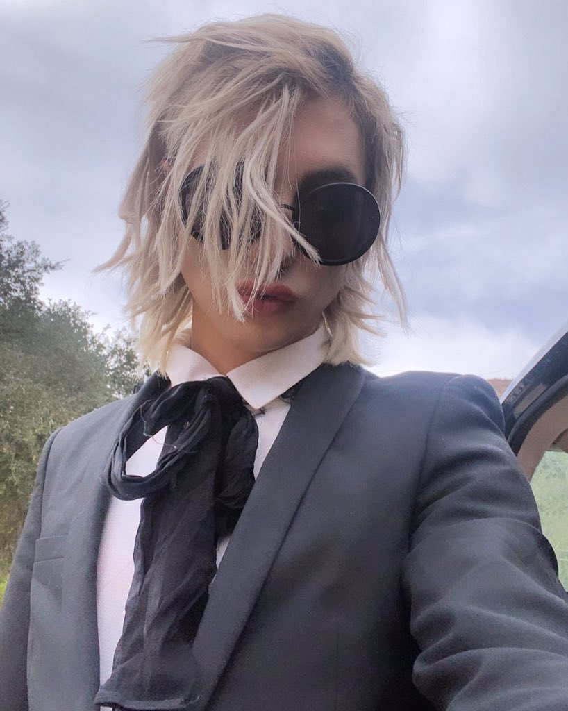 SICKB0YS0LDIER's tweet photo. due to personal reasons i will be passing away https://t.co/d0eazUd2kS