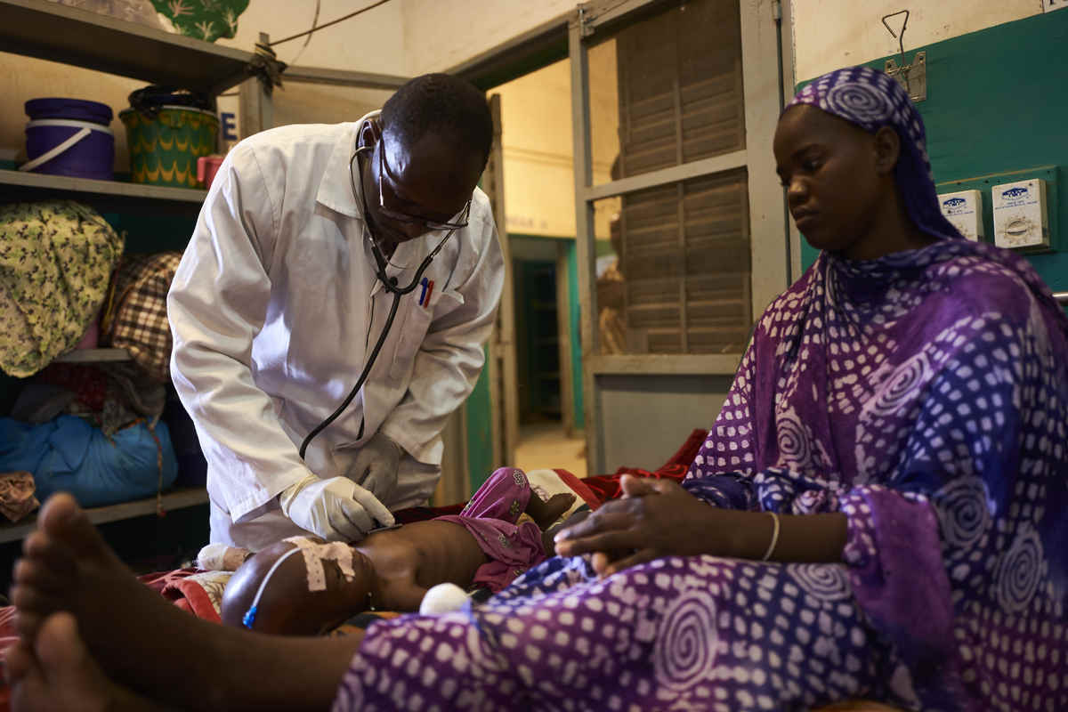 UN's tweet photo. "Saving children is what matters to me. This is what makes my day, every single day."
-- Dr. Issiaka Toure treats children with severe acute malnutrition in Sahel.

Read his and similarly powerful stories from @UNOCHA:  https://t.co/DaUjWlAdqJ https://t.co/0CDtN89F1e