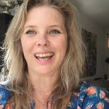 De Vlinder is Babette van Veen! Hadden jullie het goed geraden? 🤔