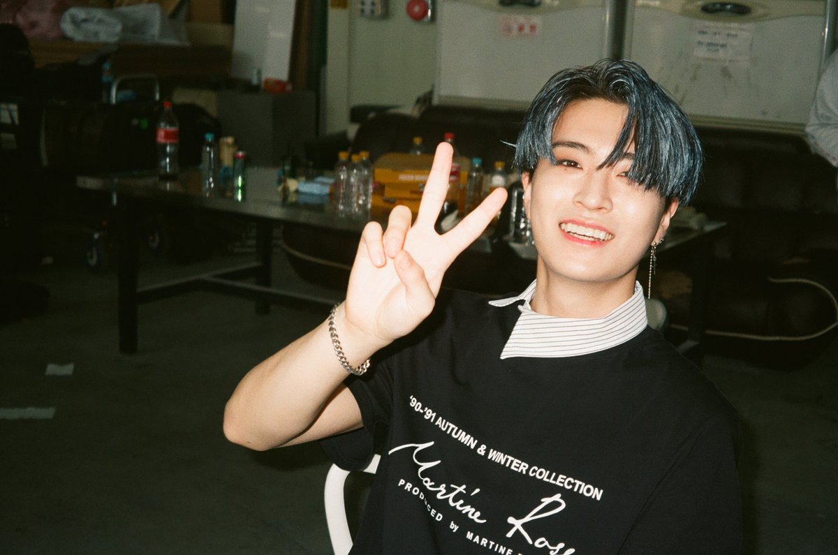 ForMarkson9394's tweet photo. "Baby, I'm counting the days
That I can see you again"

P. S lets be moots! 
[#ahgaseselcaday #igot7selcaday 
#GOT7 @GOT7Official ] https://t.co/lr6MzqKx3J