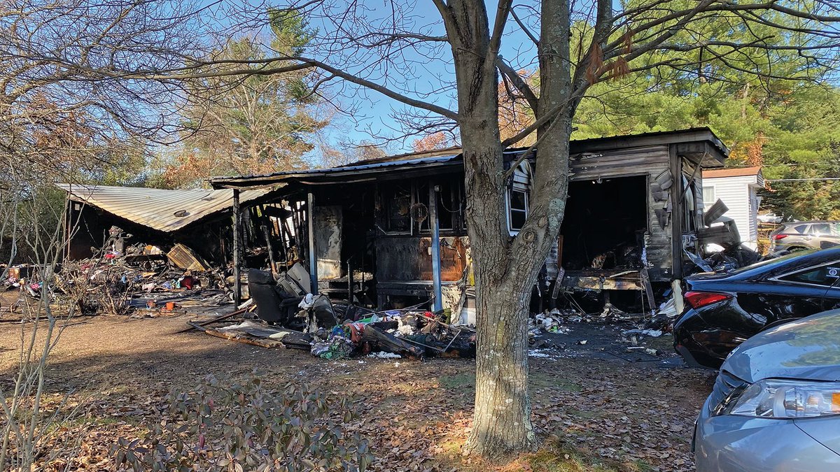 thechroniclect's tweet photo. Authorities unable to release IDs of Windham fatal fire victims

go to
https://t.co/igPIP6Tz9O https://t.co/znnmr5Vko9