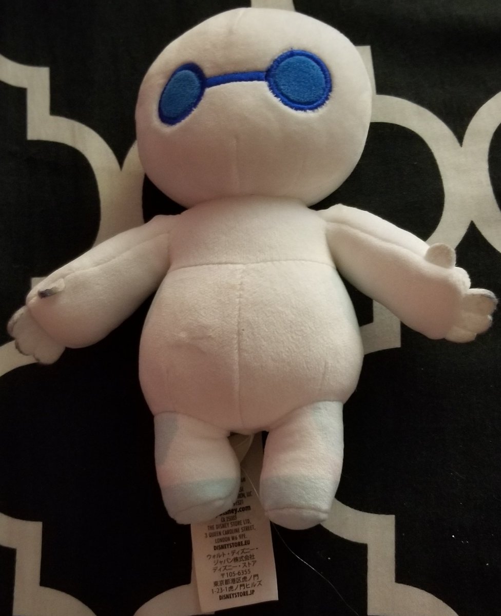 baymax!!!! 15/10 baymax is one of my many comfort characters nd I used to take him w/my to school bc it made me feel safer. I love him sm.