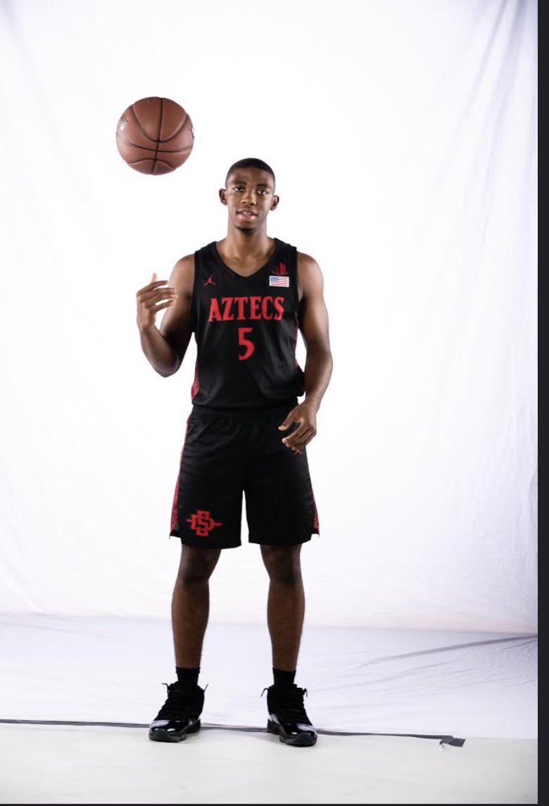Lamontsre's tweet photo. The #5 looks good on you!!!!!! https://t.co/NR1YHSdpDi