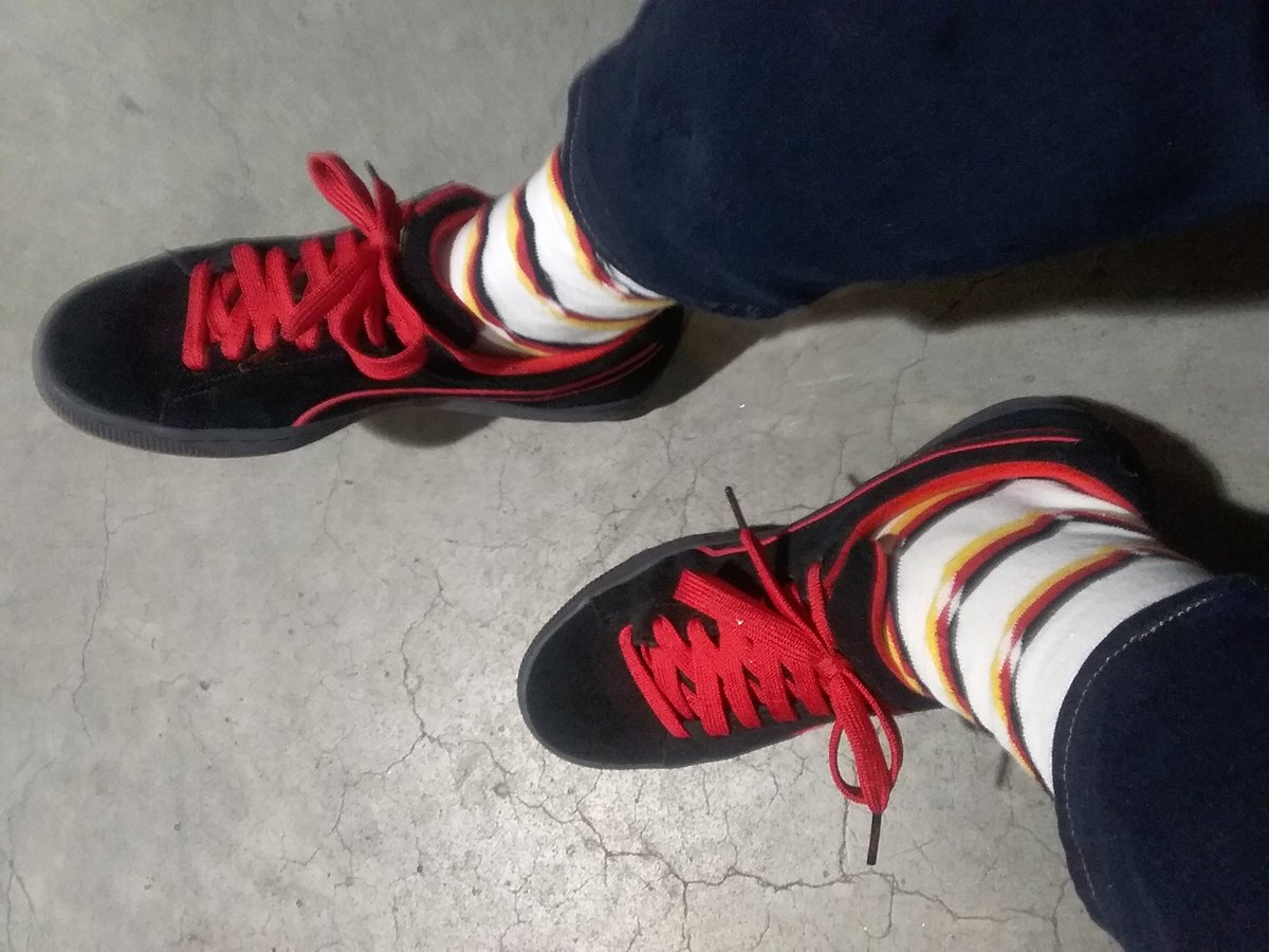 BetheneC's tweet photo. #SocksOutYesterday :
Germany football socks from @SockCouncil
#Pumas Fubu Suedes and matching tshirt
221B wallpaper mask from @ThreePatchCocoa
I love it when I can be coordinated! https://t.co/9Mj3htQk3A