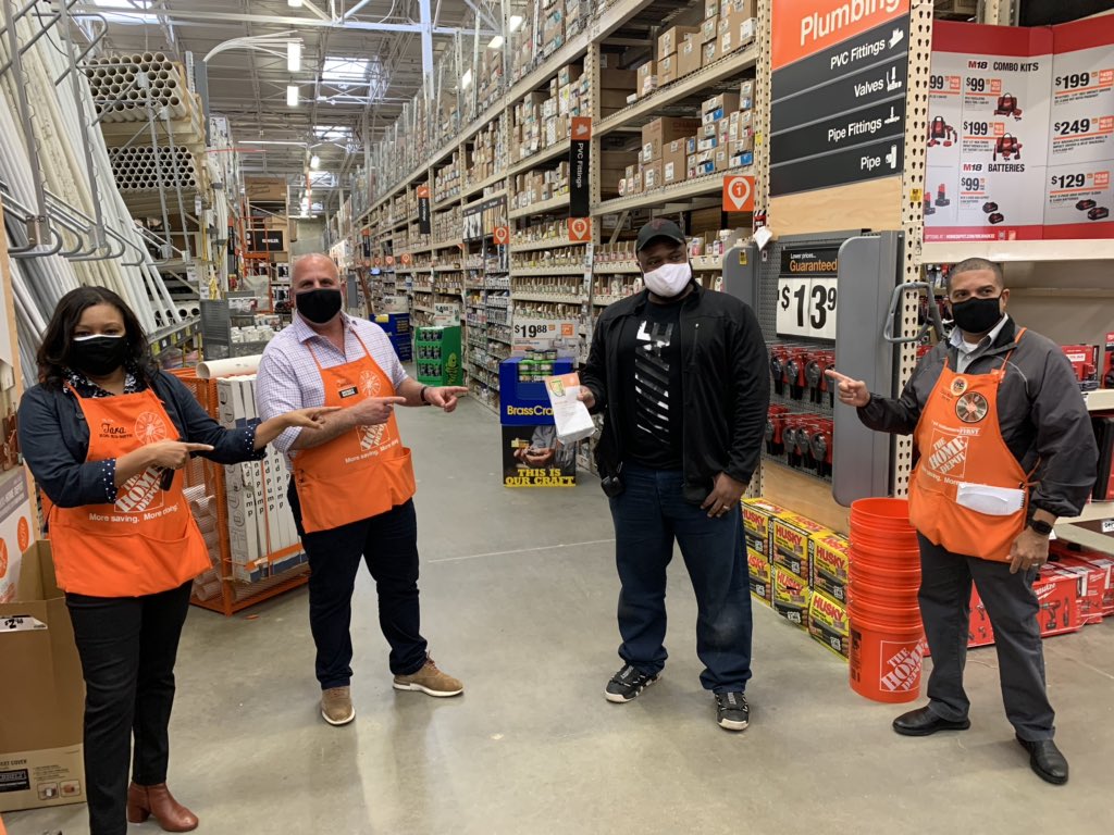 We welcomed RDO Tara Tucker to Mighty Morrow #114! A special shout out to Deja-cashier, Sondra-Service Desk Sup, James- Tool Rental Sup, and Primo-AP for their outstanding work and receiving Homer Awards! Way to represent! OPS Rocks!!