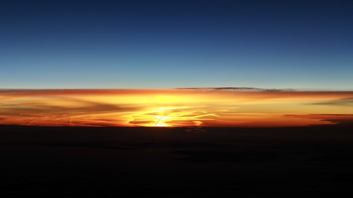 erprevot's tweet photo. We saw quite the same Chris from #AF007 over the Atlantic ocean by 15W. Spectacular! https://t.co/eMbSHYOXor