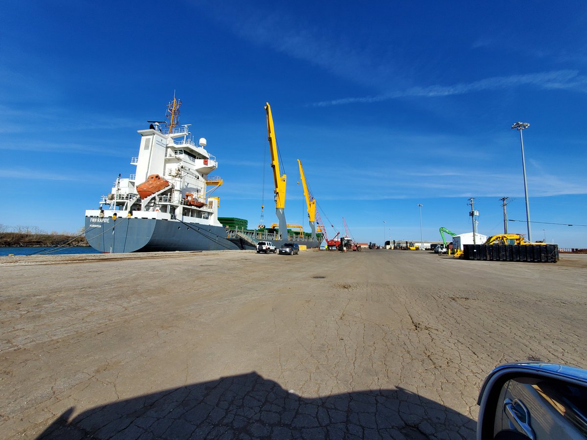 Illinois_IPD's tweet photo. It's been a good week at the Port.  Here's to a great weekend! https://t.co/jQ7ICM1xqF