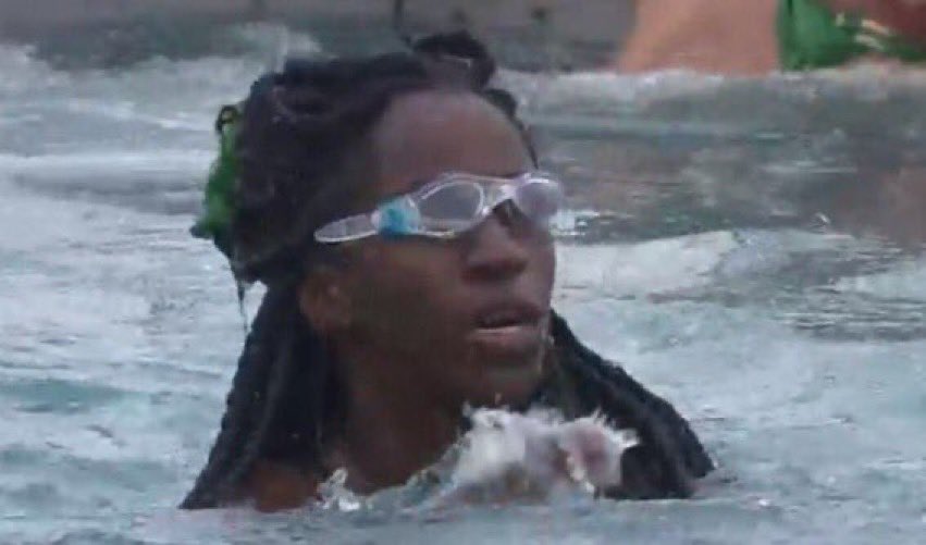 xplicitlxuren's tweet photo. Hadja qui débarque parce qu’elle a pas oublié de manger les cafards  #KohLanta https://t.co/smmwdczQ5N