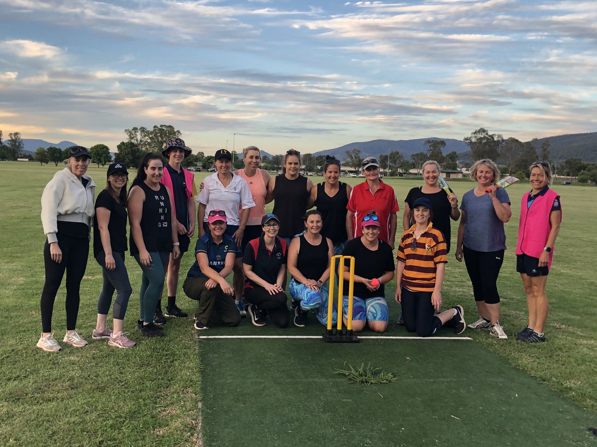 SharynBeck2's tweet photo. Absolute cracker of an evening in Scone at the launch of Sixers Social Women’s Cricket! Around 40 ladies took to the field, many for the first time, and had a brilliant experience playing a fast format that focuses on fun and participation 🏏 @CricketNSW @SixersWBBL https://t.co/Y9ac4IEymx