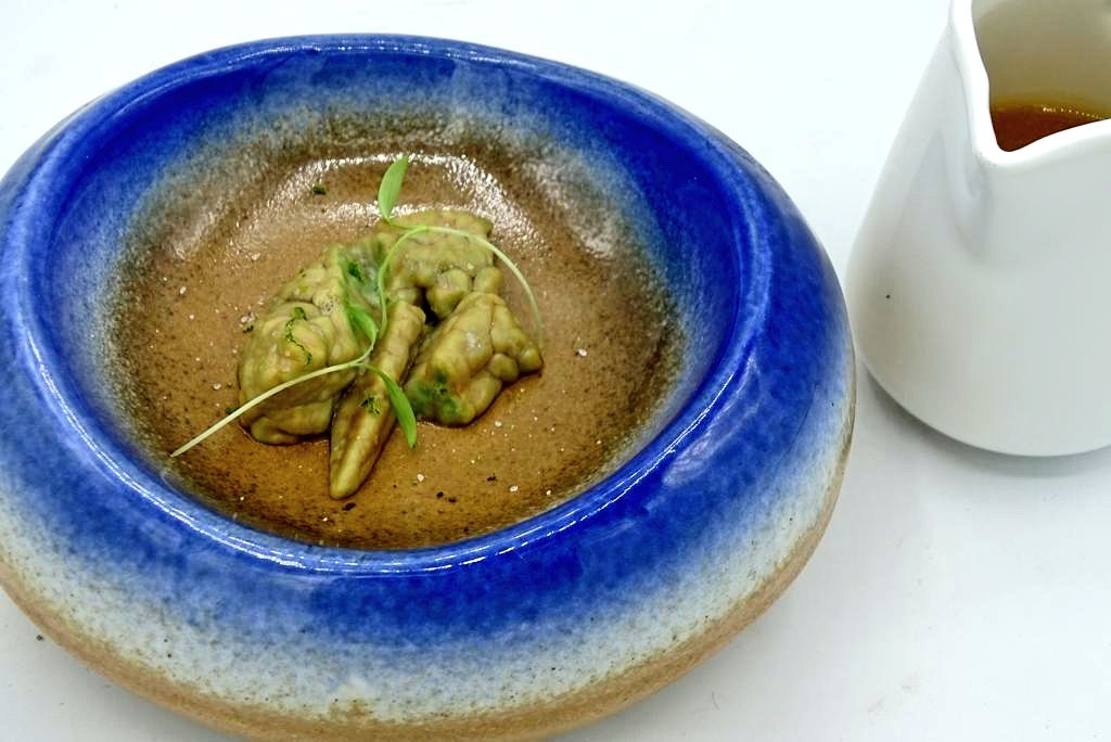 lmgastronomia's tweet photo. #Sesos de #Bogavante con #Caldo de #Pollo #Thai
#Paloma #Torcaz #Curada en
#Miso con #ErizosdeMar
#Entrecol #CafédeParís
#Col #braseada y #glaseada con
#jugodecarne
#mantequillacafédeparís y
#patatas en dos #texturas con #salsa de #yemadehuevo
#AntonioRomero
#Suculent https://t.co/EhHr2mzoAI