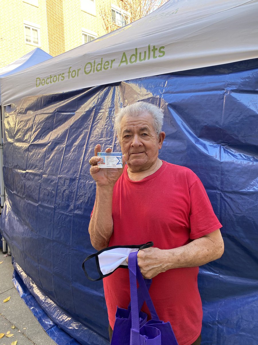 chicagocitykey's tweet photo. Had a great time helping seniors get keyed in thanks in partnership with Northwest Side Housing Center at Monteclare Senior Suites. These seniors can now stay on top of their health and well being by taking advantage of prescription savings with Chicago Rx. #UnlockChicago π https://t.co/g9FHw33TXN