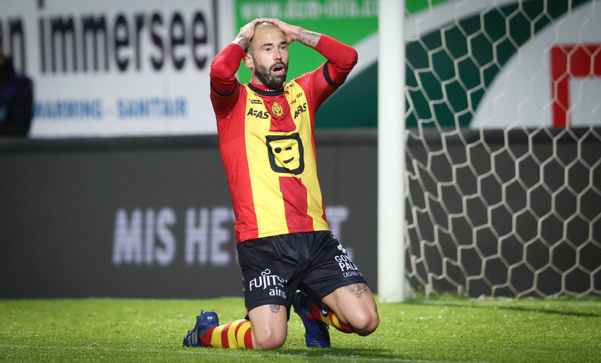 lesoir's tweet photo. Malines égalise sur penalty et revient à 3-3 face à Charleroi #foot #direct #malcha https://t.co/c5TDqFC1Pe https://t.co/y8bGidIfBe
