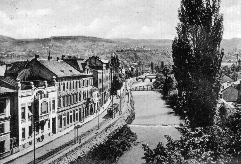 ĆUMURIJA, The Bridge on The River Miljacka. This thread will try to visualize the importance this bridge played during the Siege of Sarajevo. It was built by Hadži Hasan, around 1556 year, when it was first mentioned in the books. The bridge was named after him. #Ćumurija