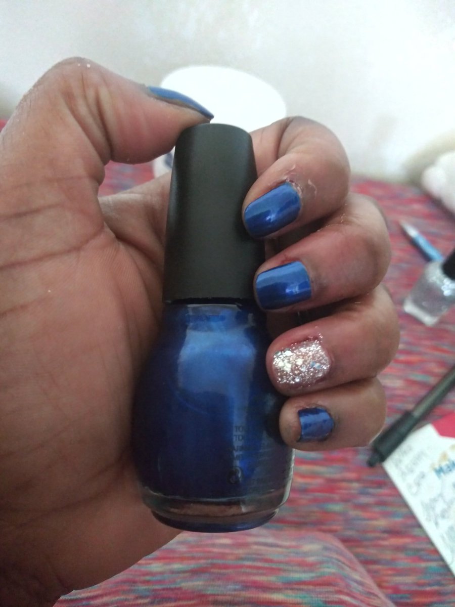 Milkshake78's tweet photo. Feeling Blue And Sparkly😍 Happy Friday! https://t.co/RQruT7BlQS