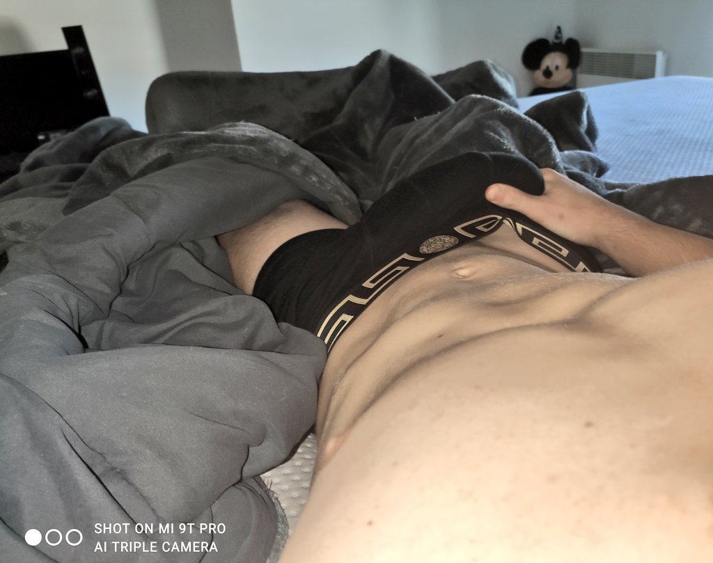 Sangsuce's tweet photo. CONCOURS : Tente de gagner un abonnement à mon https://t.co/AnnPCV7iUW en retweetant ce poste ☑️

Je choisirai dans 24h un gagnant qui aura accès à toutes mes nudes  🍭 https://t.co/FiFIE4Jxw5