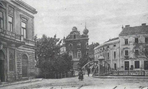 They used to throw away ashes and charcoal from their stoves into the Miljacka below the bridge, hence the name, Ćumurija (ćumur=charcoal). Because of several floods & damages bridge was fixed & restored several times but it was finally replaced with metal construction in 1886.