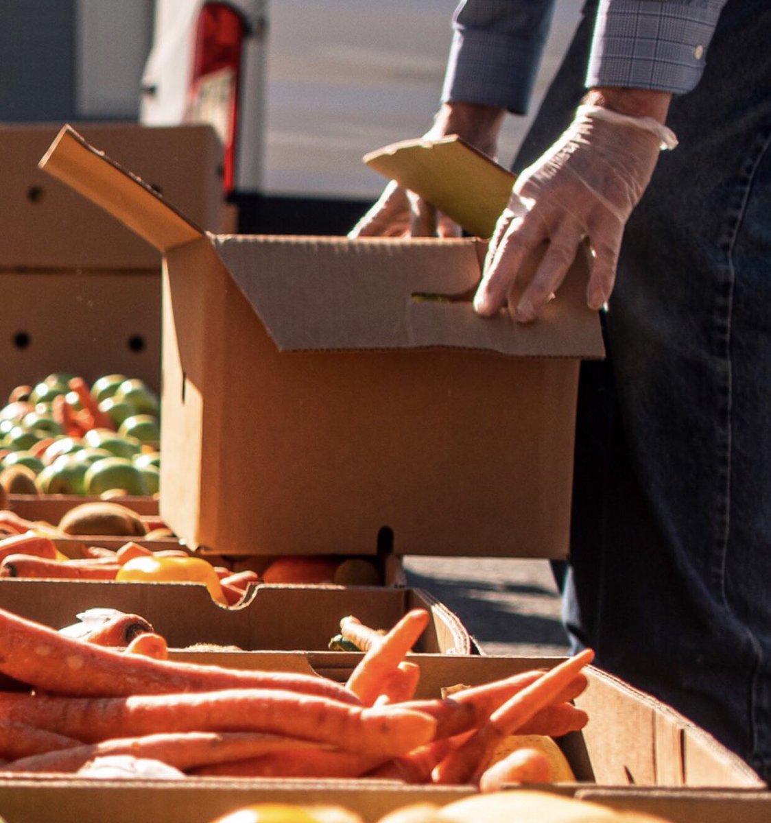 KPSantaCruz's tweet photo. Big kudos for the big hearts at our #KP  #SiliconValley and #SantaCruz Med Ctrs: Virtual food drives collected  $37,545 for @SHFBSantaCruz and @SecondHarvestFB. The donations will provide nearly 150,000 meals, fighting hunger in our community. Thrive! https://t.co/B33Ua63kuW