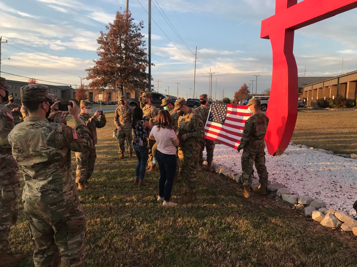 LeaderRakkasan's tweet photo. #LeaderRakkasans! Yesterday we had the pleasure and privilege of promoting 1LT Anderson, 1LT Nguyen, and 1LT Radigan to the rank of Captain. Congratulations gentlemen and we look forward to all that you will accomplish in the future! #iamthecaptainnow #letvalornotfail https://t.co/m7sg80PPzl