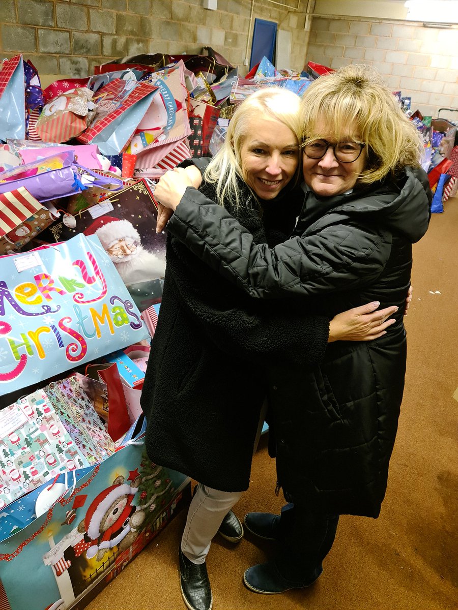 4StepstoaSmile's tweet photo. @bbcmtd #expressandstar #heartwestmidlands #bbc 
10,000 gifts for vulnerable children and adults over the Midlands. Our supporters and volunteers rock 🎄🎁🎄🎁🎄🎁🎄🎁🎄🎁🎄🎁🎄🎁 https://t.co/ZANoAEEqcL