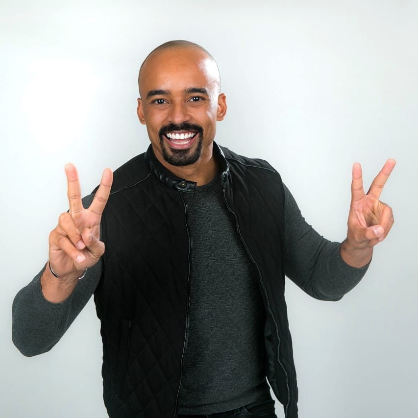 CarlosJr_real's tweet photo. Aquele ✌🏾 que eu respeito! 
Sou #TheVoiceBrasil 2020. 

#TimeBrown #TimeCarlosJunior
📸  Isabella Pinheiro/GShow https://t.co/cDJTo24fkJ