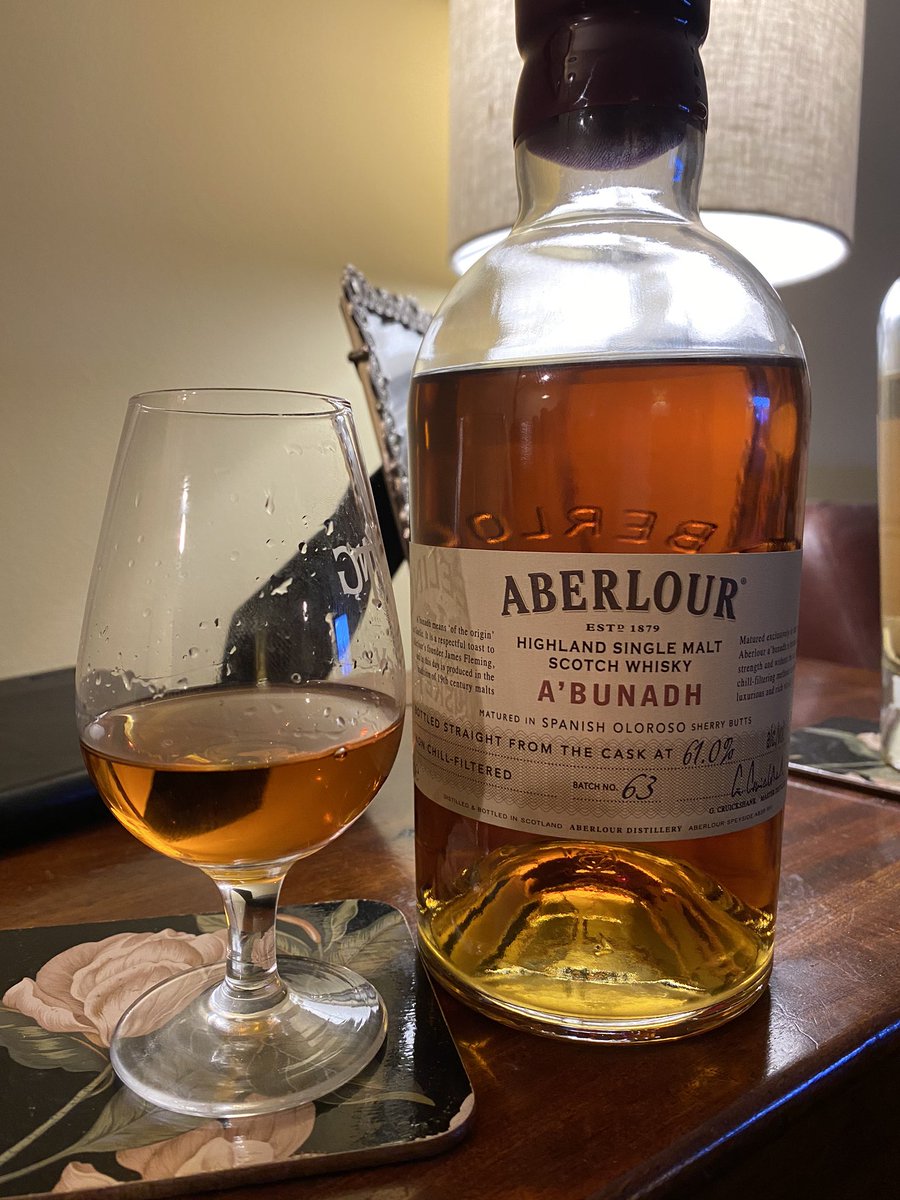sirdeco's tweet photo. @epatersonphoto @thatsdramgood @Redbreast_US @WhiskyExchange @GerMidleton @cowfish @BillyLeighton1 @StillTripleDist @whiskeyfodder @Causewaywhiskey @Mark_Whiskey @dramofthemonth @bogstandarddram @DavidMarra @LMGwhiskeyshop Gave the inspiration for my second of the night... #abunadh https://t.co/aiHasxLyM7
