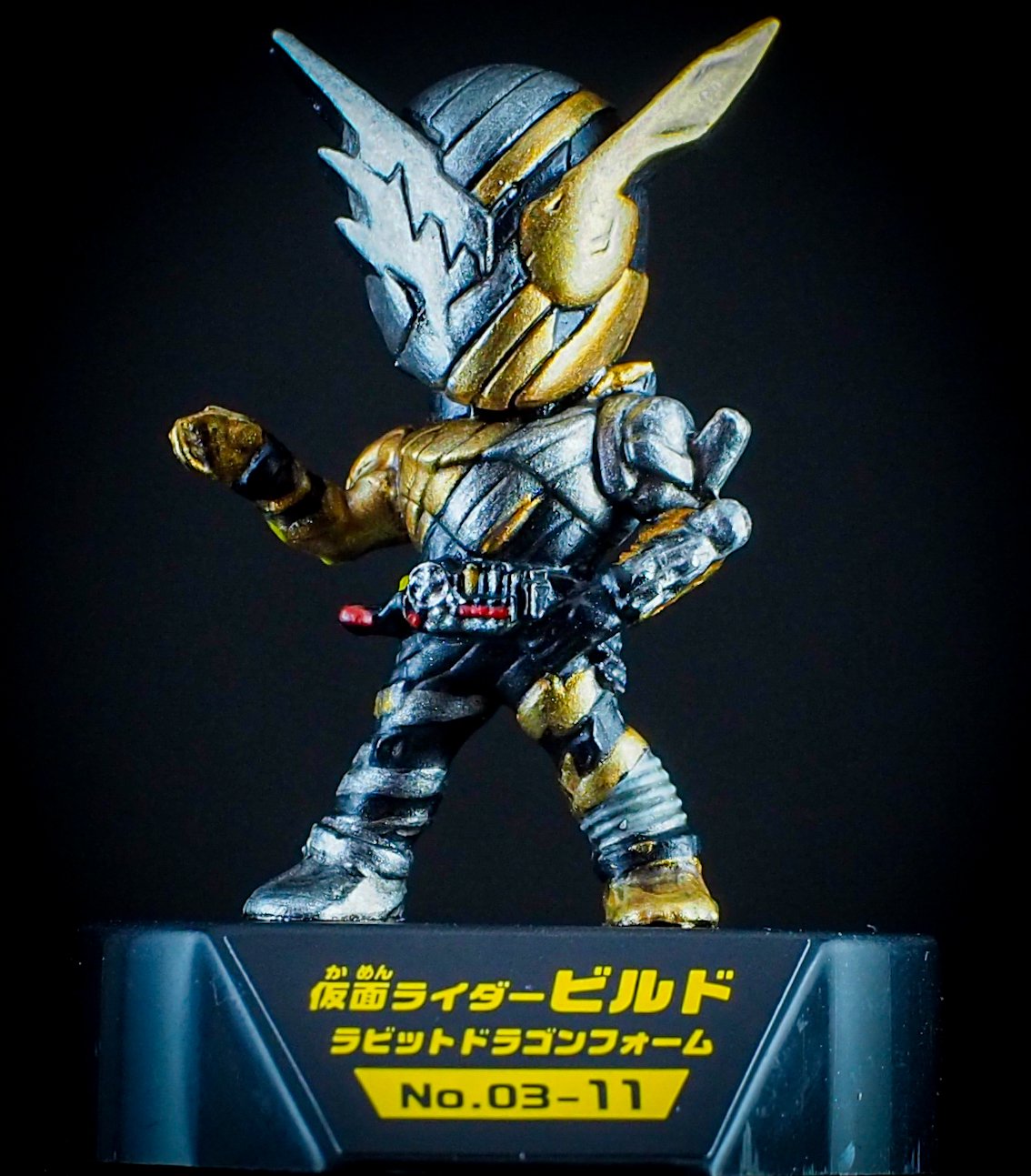 Kume 仮面ライダーゴールドフィギュア03 次は 仮面ライダーエグゼイド 初見ではそのビジュアルにたまげましたが 本編は相当excite でした T Co Q2gf6ddaa7 Twitter