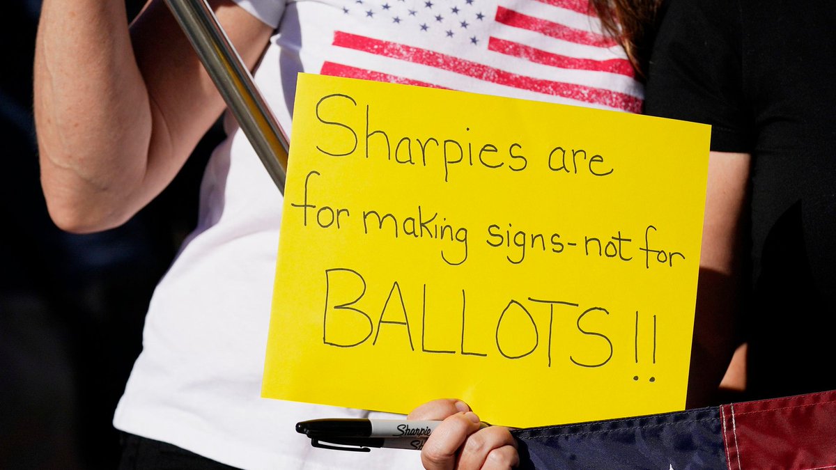 एव्हढं कमी का काय म्हणुन त्यात एक मार्कर वादाच कारण झाला आहे..तिथे अमेरिकेत  #sharpigate  #SharpyGate कंपनीचा मार्कर आहे..ट्रंप समर्थक म्हणतायत की राज्यांनी त्या मार्करचा वापर करुन बॅलेट्स मध्ये फेरफार केली आहे तर  #biden म्हणतायत की ते मतं आमचीच आहेत!पुढे आणखी काय होतय पाहुया