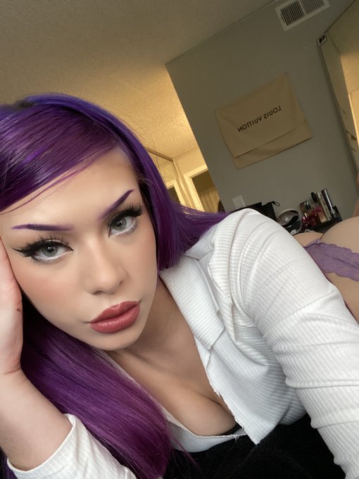 in love with myself https://t.co/pttVWiMF18