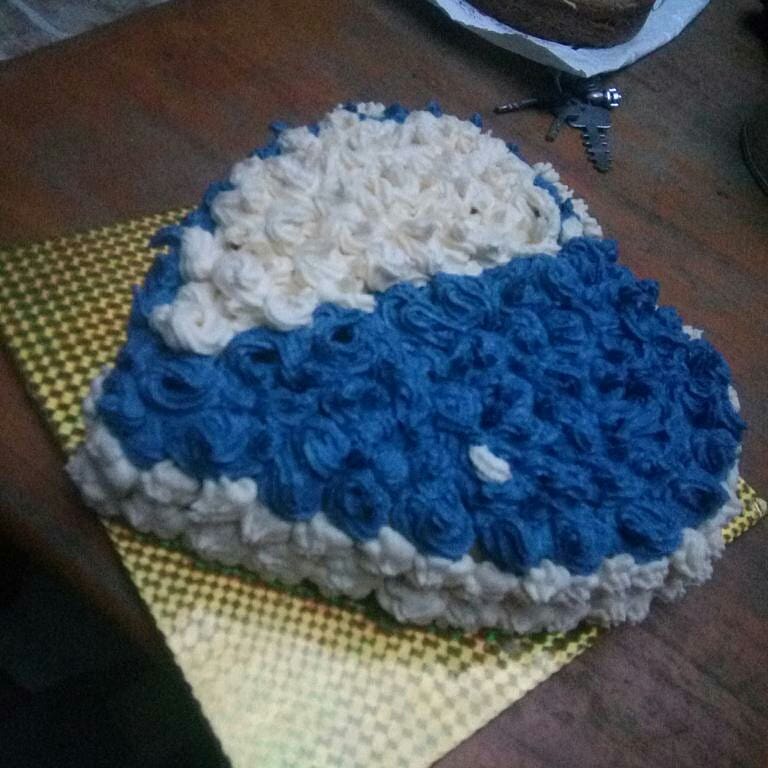 OcheJonathan1's tweet photo. Hi. My name is Oche Victory Ochewa Jonathan. I am a Baker and Pastry Chef.The #EmpoweredByInfinixNote8 Grant is going to help me,to go to baking school because am not good in sugarcrafting,and is going to help my society in a way that, if I learn sugar crafting,and become https://t.co/grWImTasKj