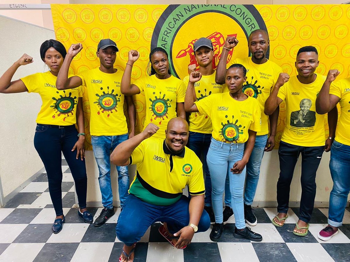 TapaneZoe's tweet photo. Sikhona ✊Sibuyile✊ Sizonqoba✊ https://t.co/6LWN3htYTC