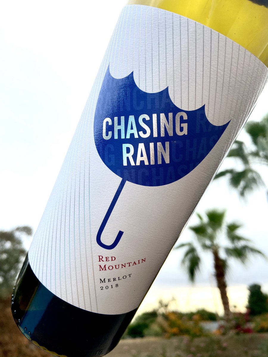 RedWineCats's tweet photo. @suziday123 I opened this sample recently... #ChasingRain 🍷☔️💙How perfect is that label!? 😆 https://t.co/jP8lUbmnCp