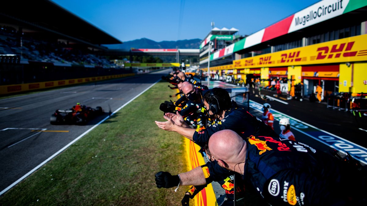 Red Bull Racing Honda Over The Line And Into The Weekend Fridayfeeling Chargeon