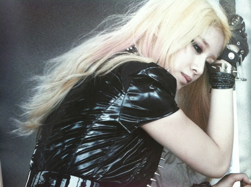 JIYEON BONUS BEST ERA: DAYBYDAY. I love how she is able to be sexy rocking a short-haired look and at the same time a long blonde barbie one, she was mad for this.