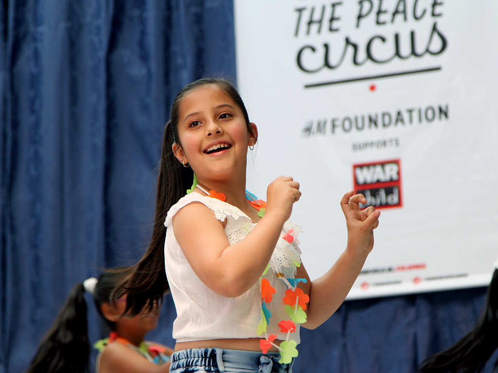 WarChildCol's tweet photo. 📷¿Eres fotógrafa/o y te apasiona trabajar con la niñez? Si resides en Putumayo, ¡esta es tu oportunidad! #TrabajoSiHay https://t.co/SsLrElPtnx https://t.co/1Q9XgMKX37