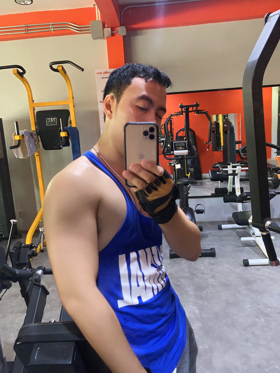 champyed20's tweet photo. โสดดดดด🌹👨‍❤️‍💋‍👨...จีบได้😘 https://t.co/kExwWxBYiD