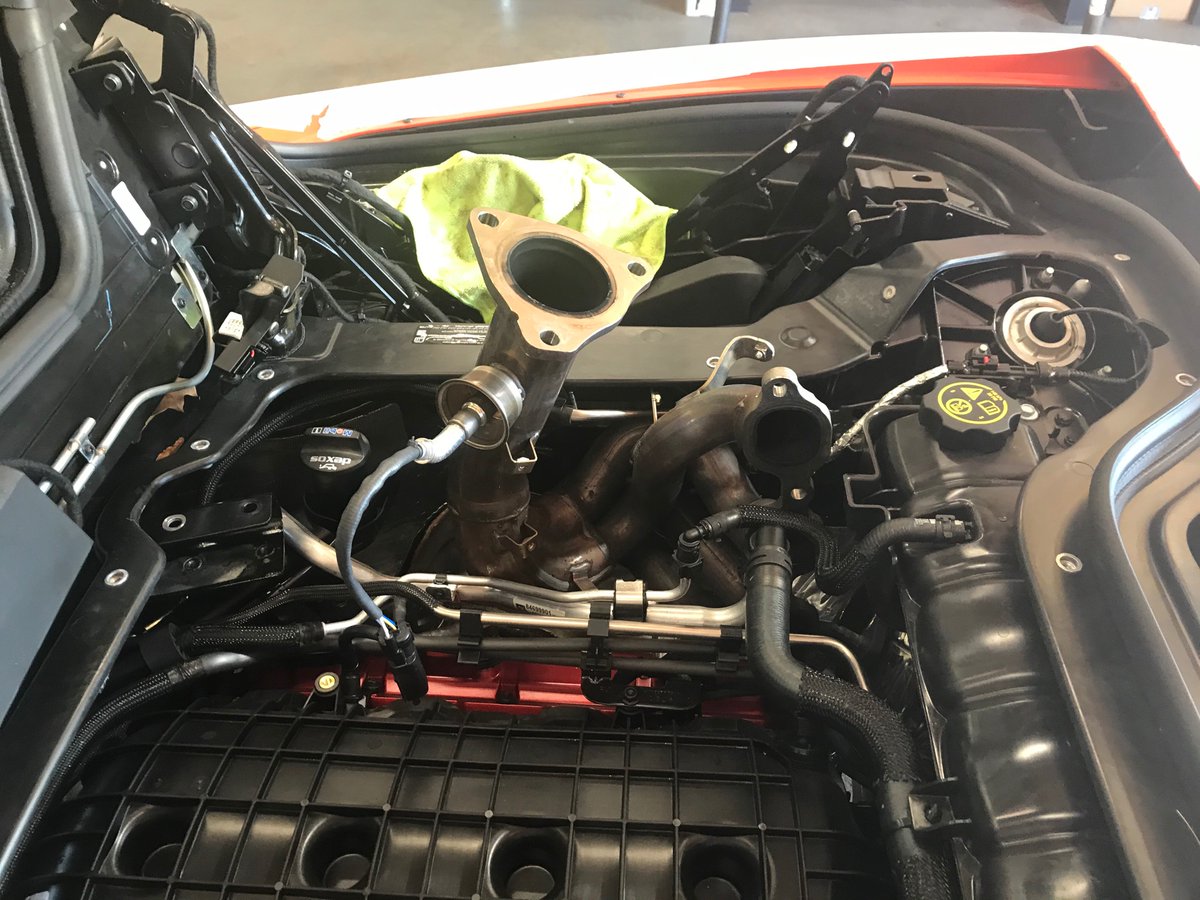 Passenger’s side being difficult. Oil filler blocks the path a bit.