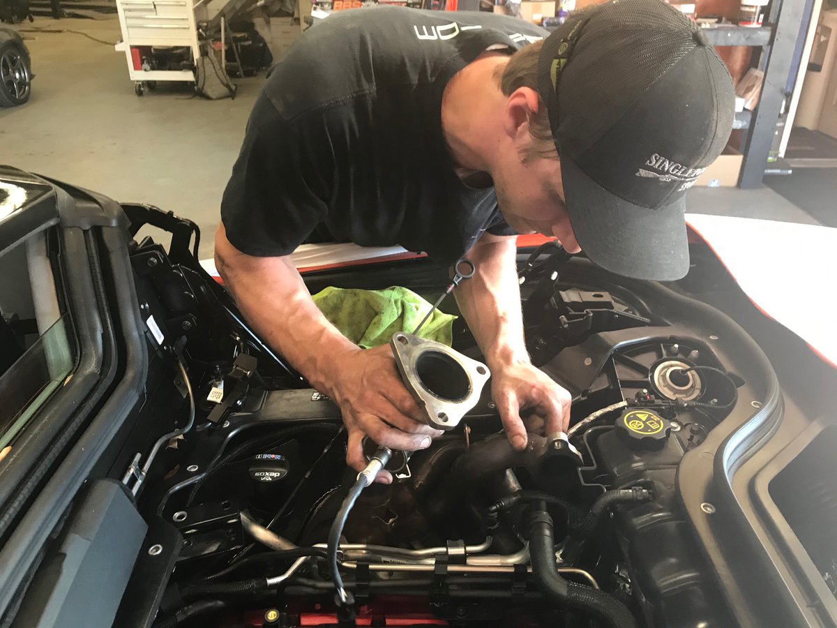 Passenger’s side being difficult. Oil filler blocks the path a bit.