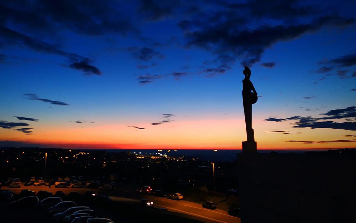 UniTrieste's tweet photo. Vi auguriamo una buona serata con questo splendido scatto di Sara Frisano
#sunsetunits https://t.co/0LGIGe48Ai