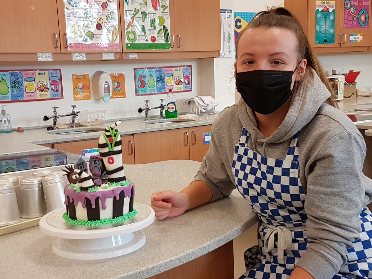 BiggarHigh's tweet photo. Rachel and her 'Beetlejuice' inspired cake . . . ππ π π°#bhs_creativity https://t.co/nQep6U4lUY